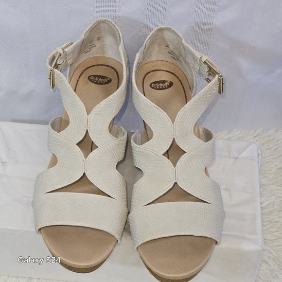 DR SCHOOL'S BAILEY FAUX LEATHER WEDGE SANDALS OYSTER SIZE 9 - Picture 3 of 14